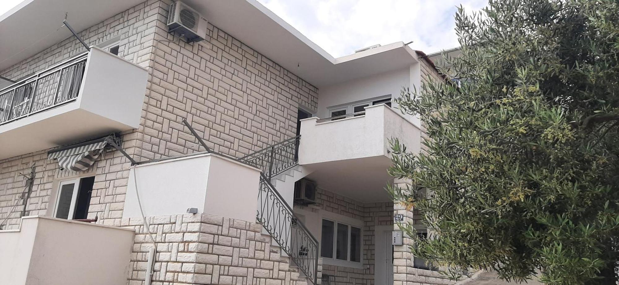 Apartment Biskupovic Dugi Rat Exterior photo